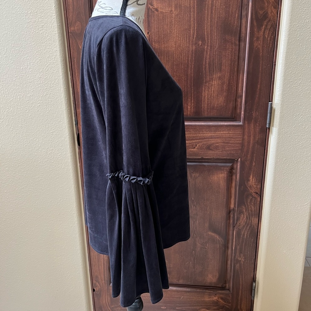 Kay Celine Soft Beautiful Blouse NWT